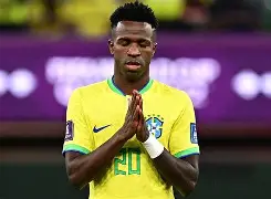 土耳其绝地反击乌拉圭，维尼修斯送出助攻