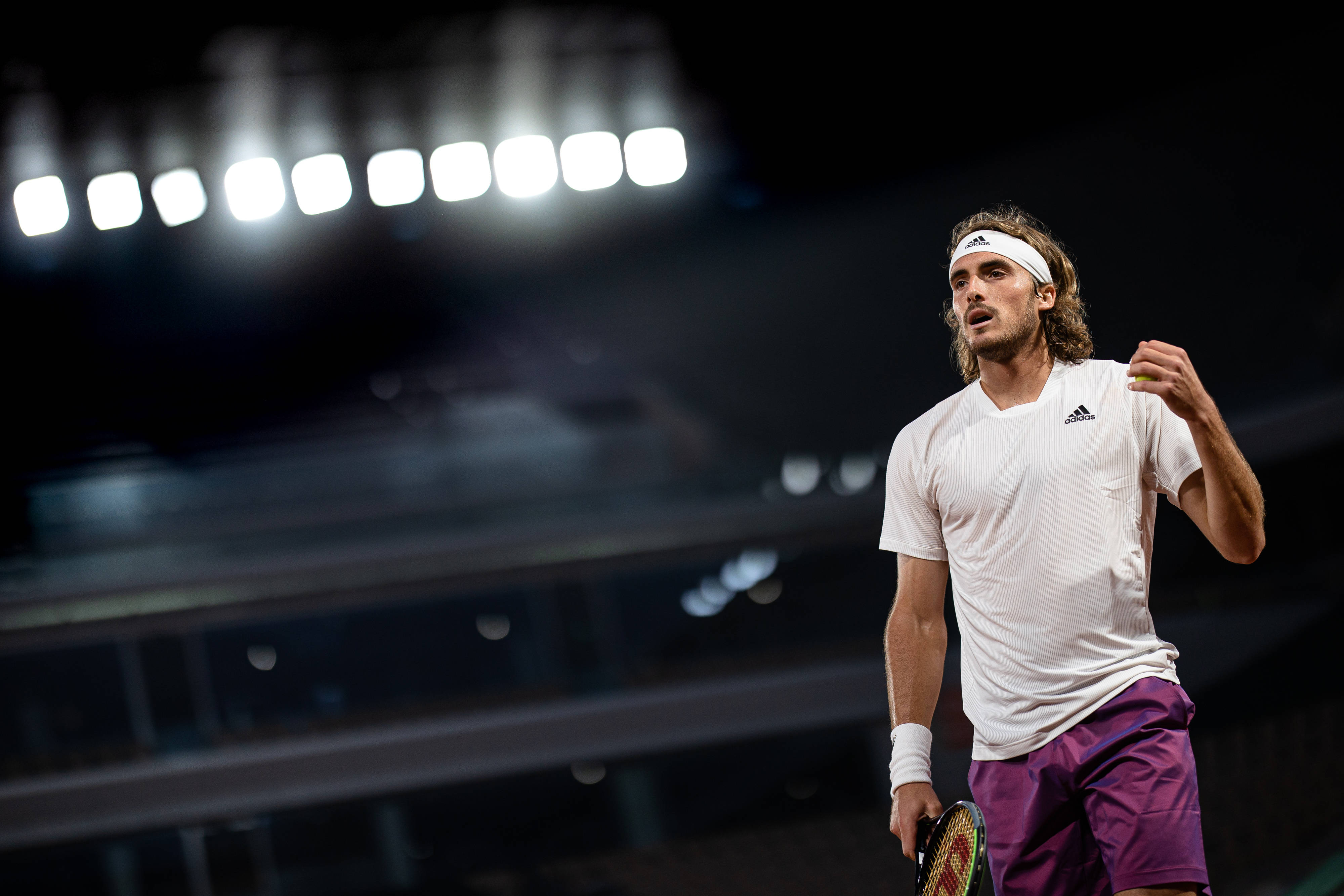 英国网球队血洗法国网球队,西西帕斯制霸全场 英国网球队血洗法国网球队,西西帕斯制霸全场