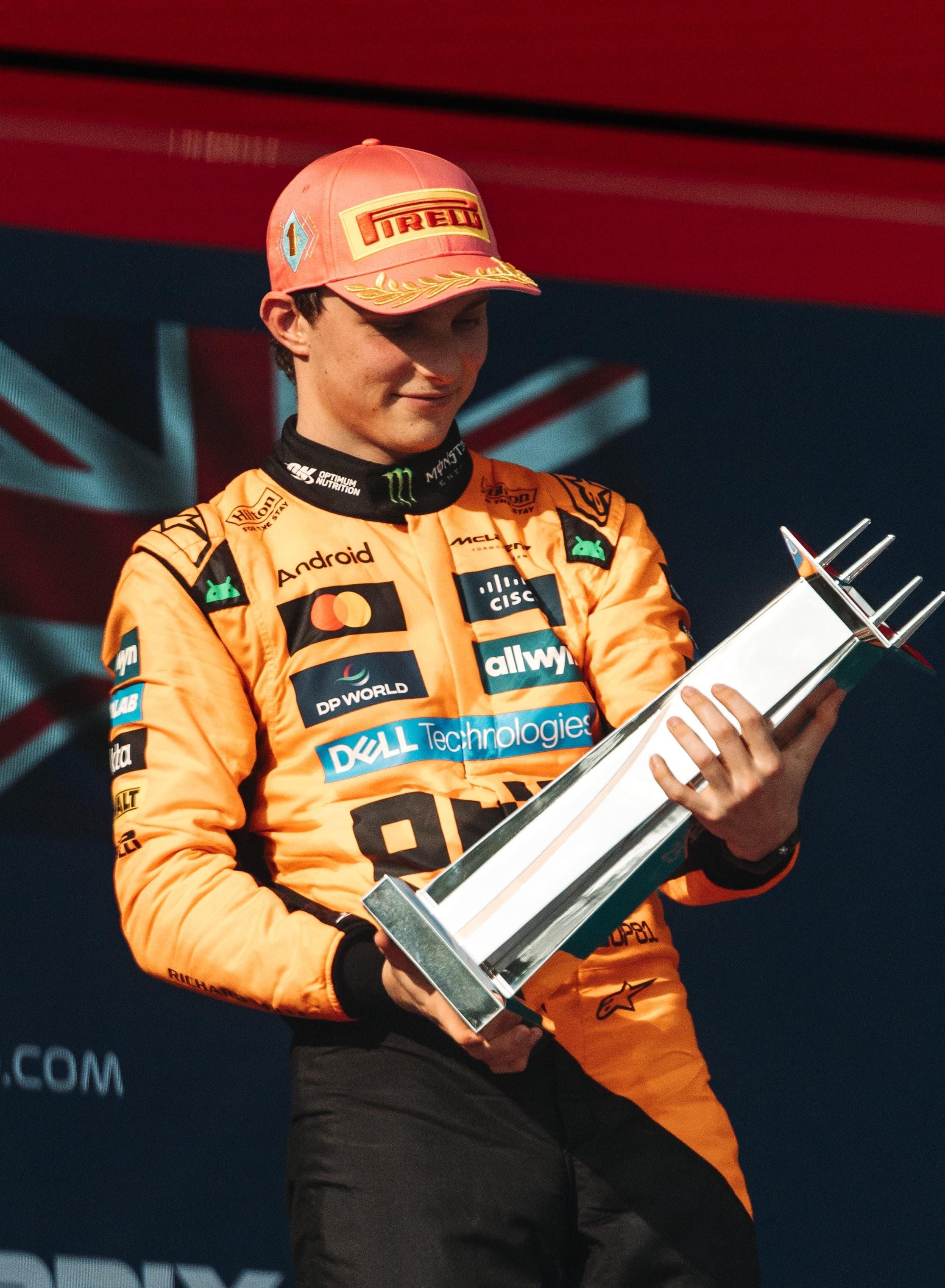 索伯车队翻盘迈凯伦,佩雷兹统治全场 索伯车队翻盘迈凯伦,佩雷兹统治全场