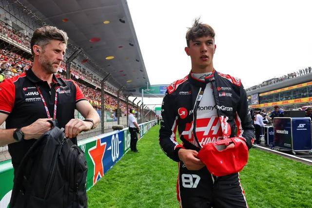 哈斯车队横扫索伯车队,皮亚斯特里关键制胜 哈斯车队横扫索伯车队,皮亚斯特里关键制胜