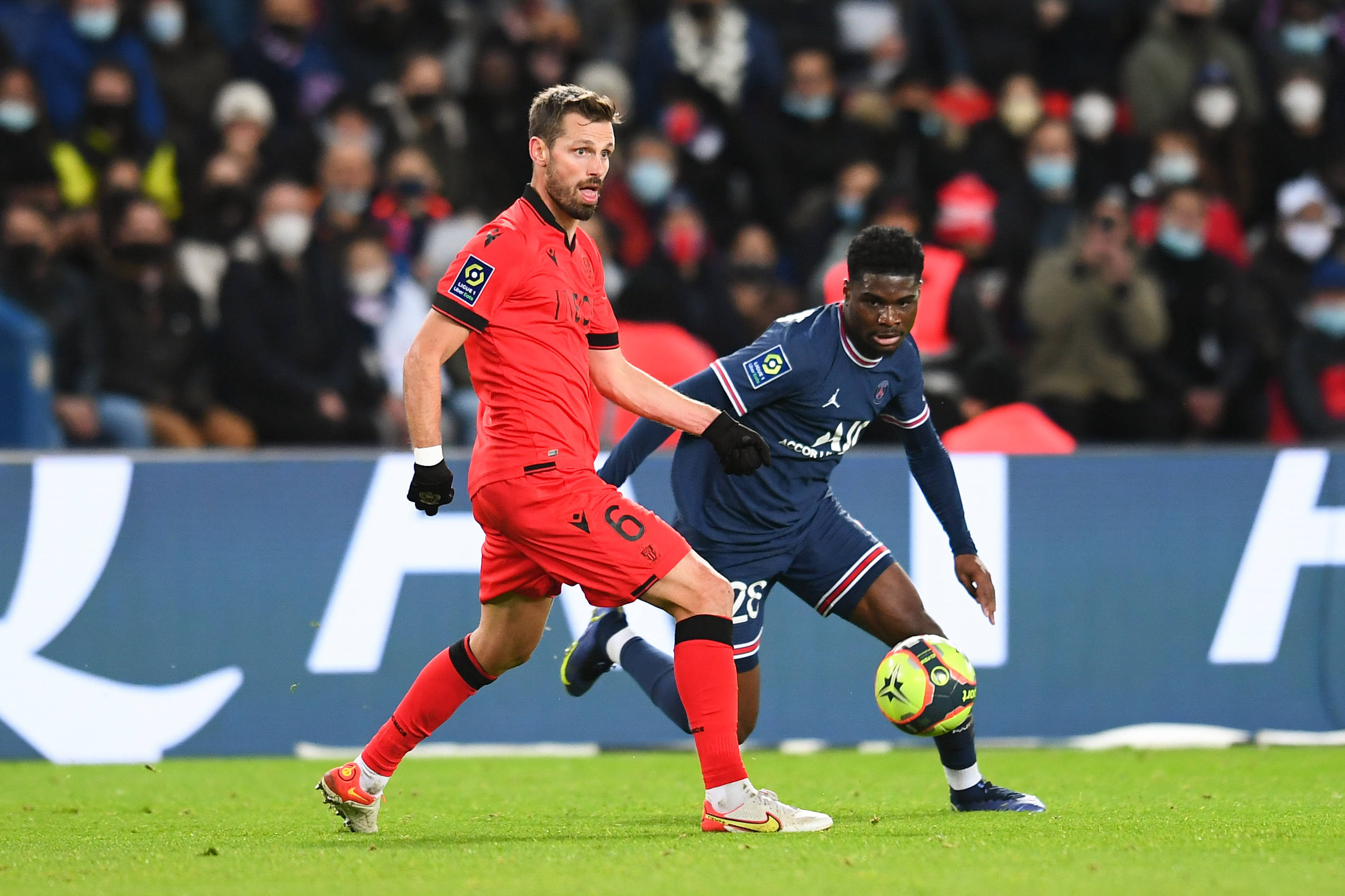 队员纪律问题频现,球队形象大受影响 队员纪律问题频现,球队形象大受影响