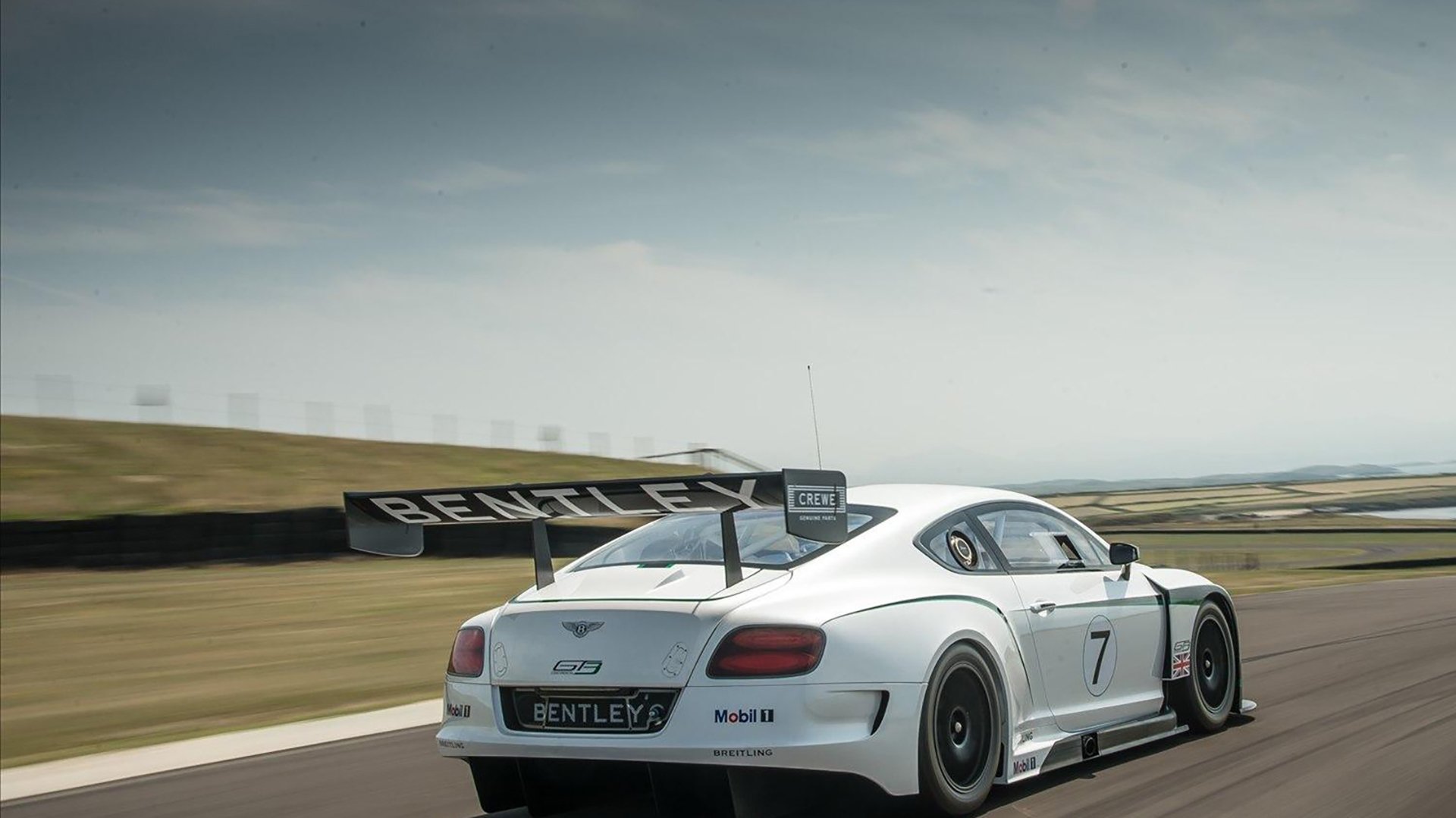 铁血公牛碾压德甲!深圳队的悬念何时终结?