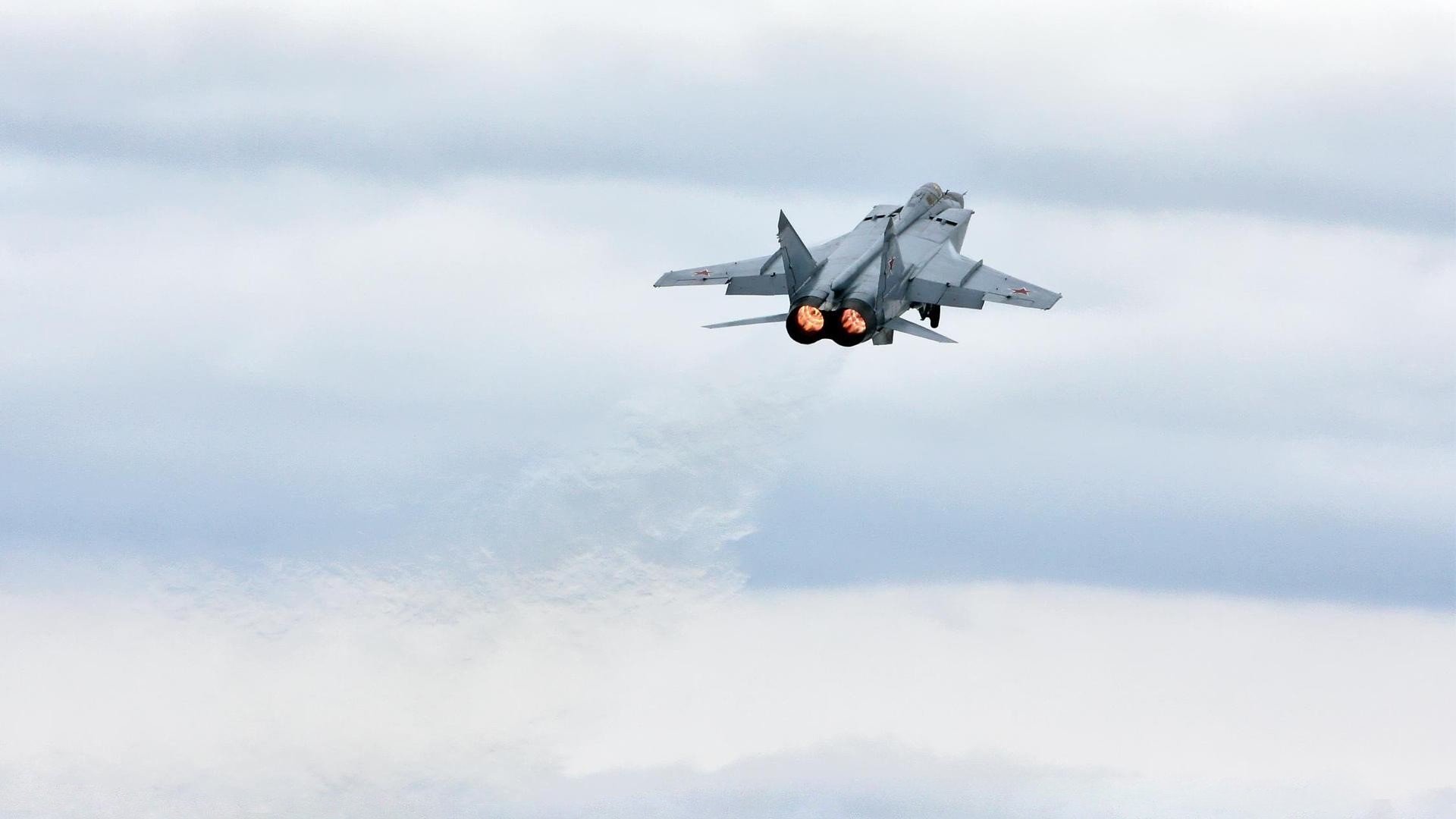 摧城拔寨！荷兰军团用连续得分书写胜利公式；福登剑走偏锋，化身关键先生定乾坤